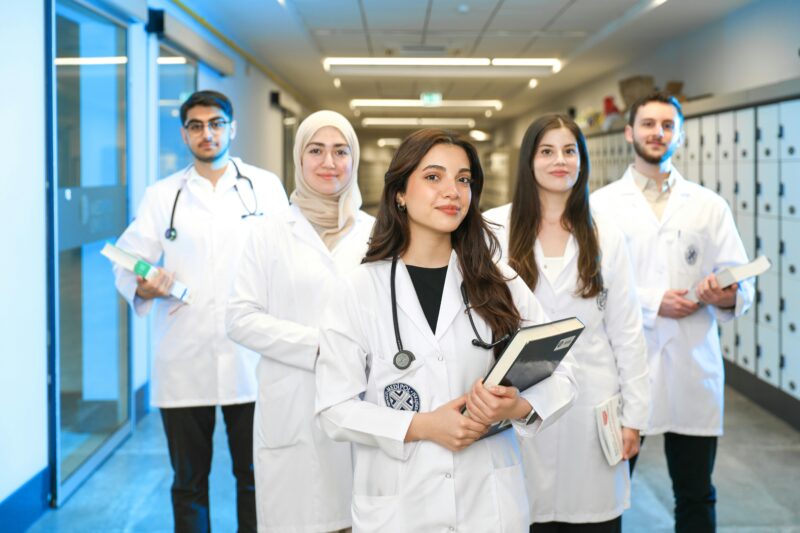 How to Build a Pharma Influencer Program – pharma influencer strategy